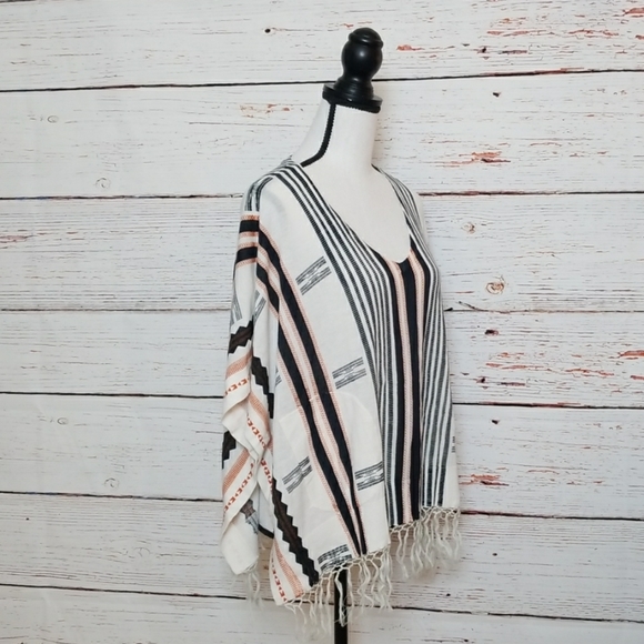 CYNTHIA VINCENT 12th STREET // fringe knit poncho - Picture 6 of 15